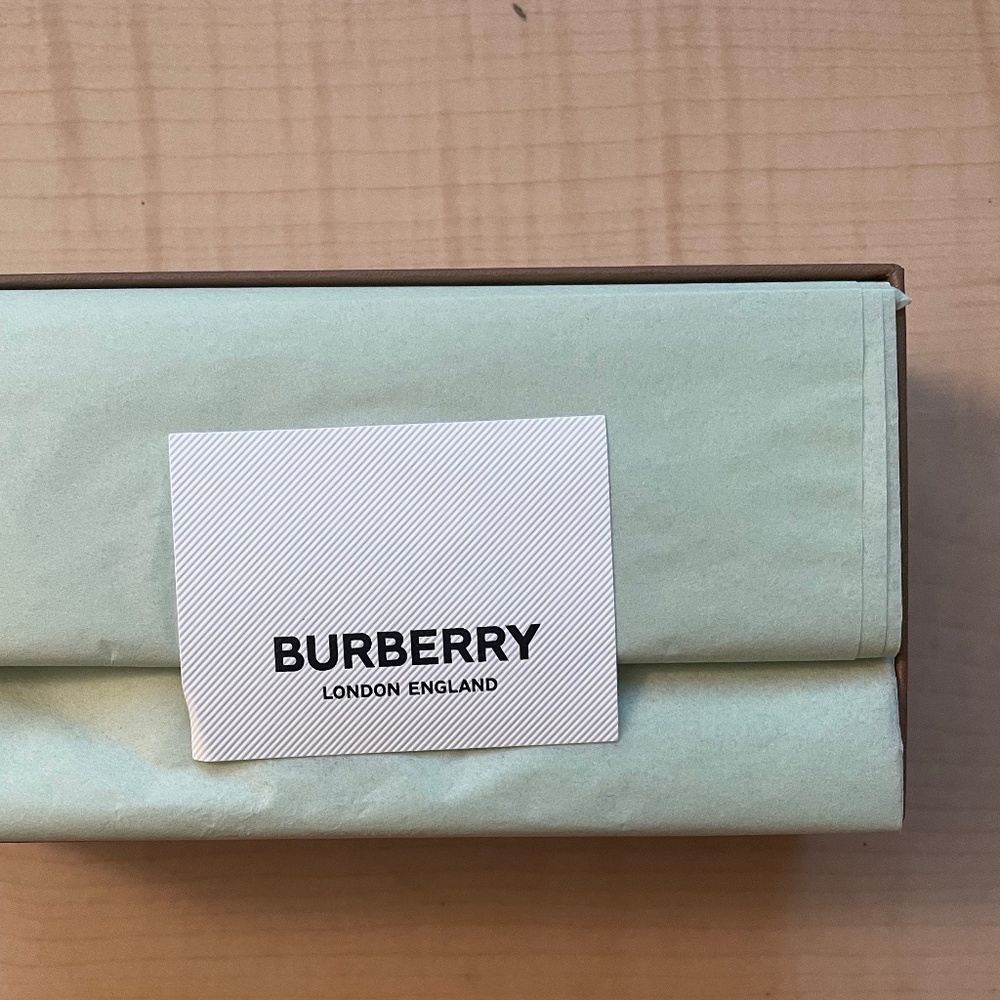 AirPods Case - Picture 3 of 4